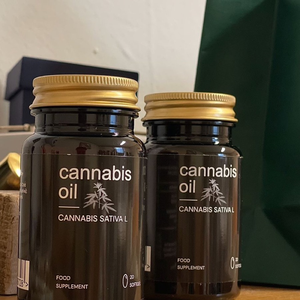 Kozarček Cannabis Oil z mehkimi kapsulami