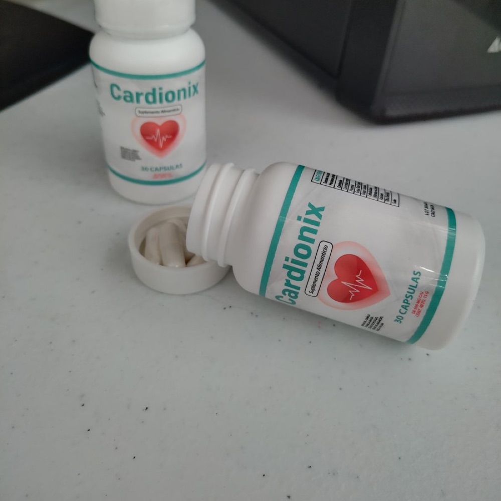 Frasco de Cardionix con 30 cápsulas