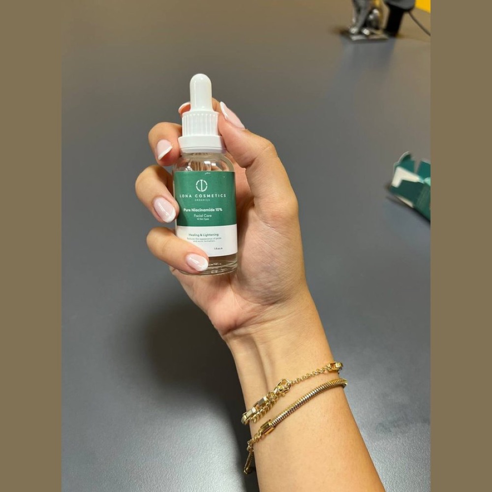 قارورة Luna Pure Niacinamide بقطّارة مع العلبة الخضرا