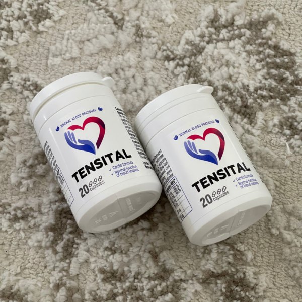 Dve biele dózy Tensital s logom srdca, 20 kapsúl